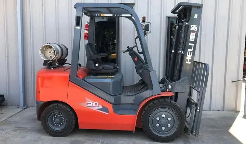 gasoline forklift truck