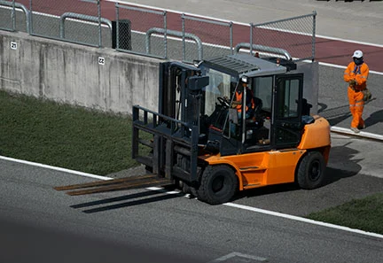 Versatility and Efficiency: The Benefits of Gasoline/LPG Forklift Trucks